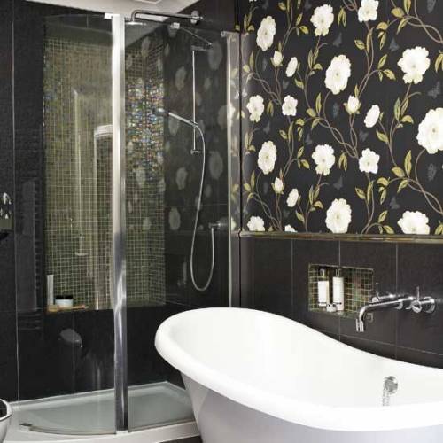 bathroom-with-wallpaper-22