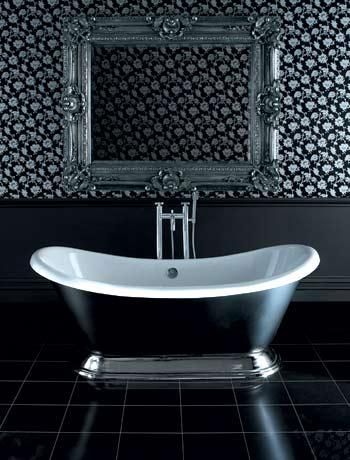 bathroom-with-wallpaper-32