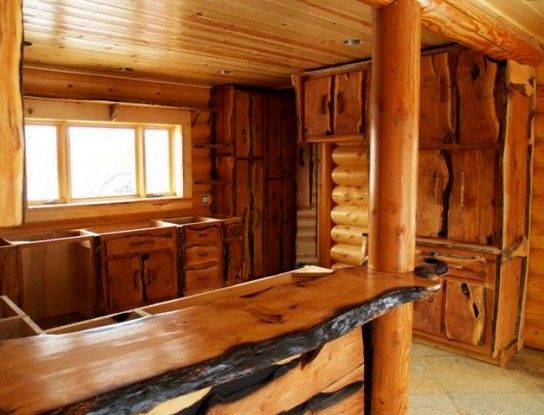 дерев'яна стільниця з обпаленими краями