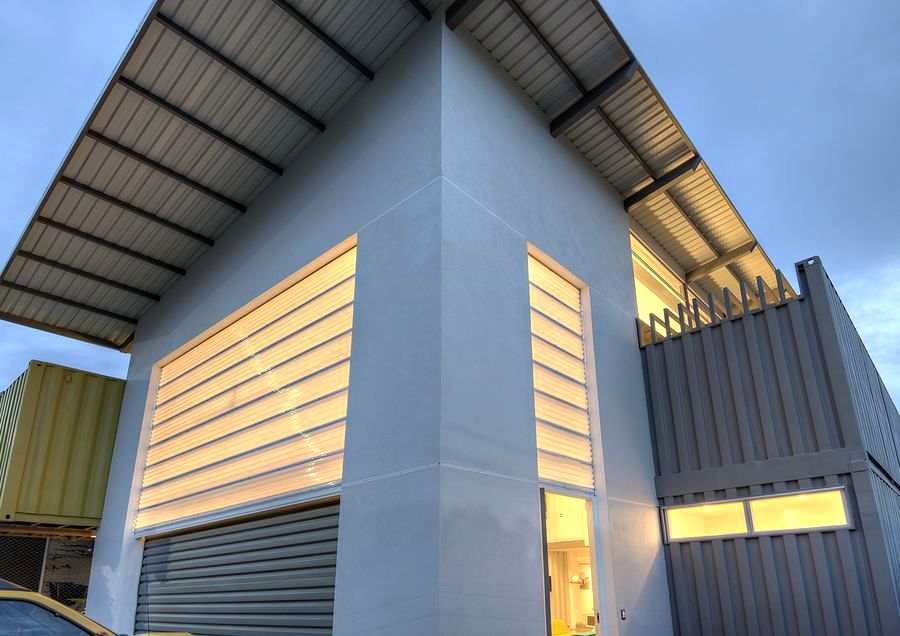 house-8-shipping-containers-05