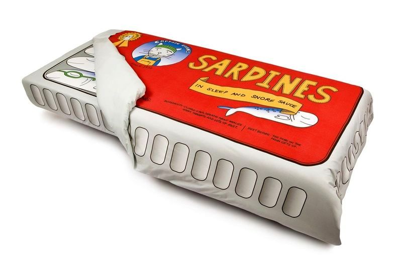дизайн постільної білизни у вигляді банки сардин від Bed toppings