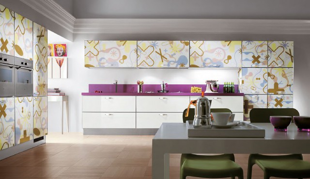 Kolorowe kryształowe wnętrze kuchni z nadrukiem mebli, Scavolini