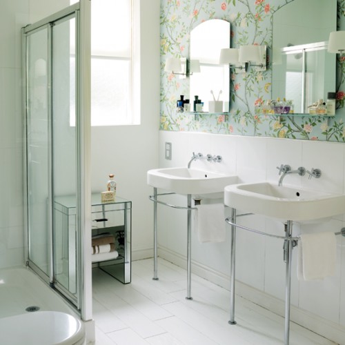 bathroom-with-wallpaper-24