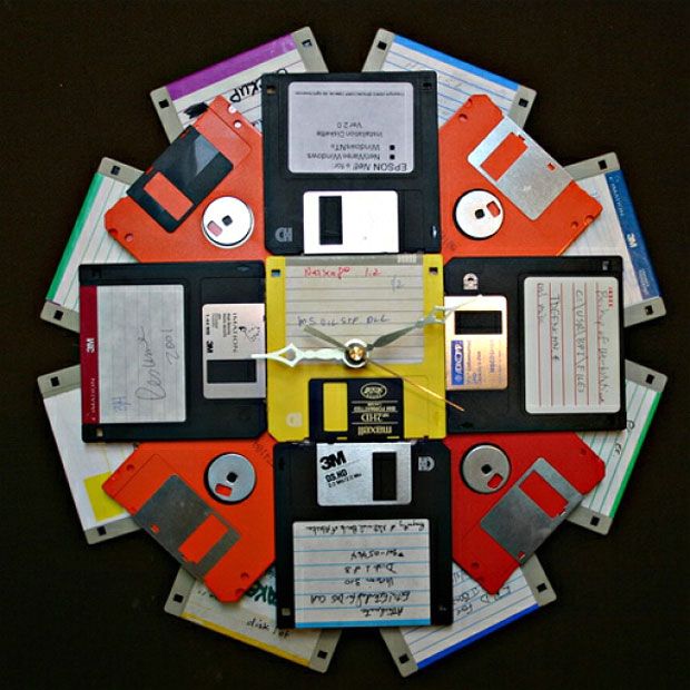 часы - поделки из дискет