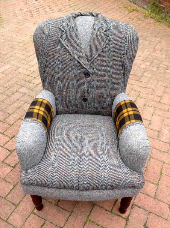 обивка кресла из мужского пальто