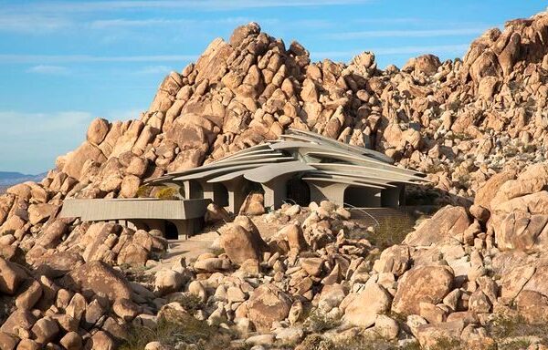 необычная резиденция в национальном парке Joshua tree, Калифорния