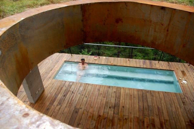 бассейн на террасе эко дома в Домиикане