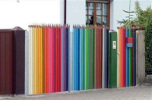 забор в виде карандашей