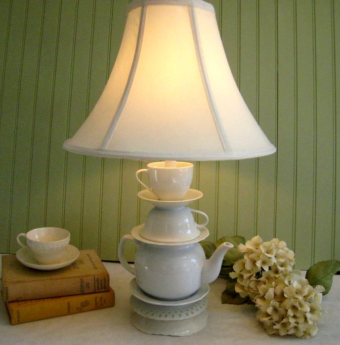 светильник из чашек и чайника