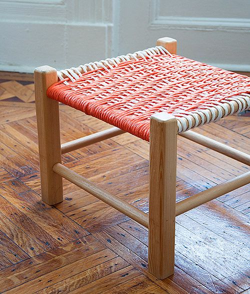 Stołek do siedzenia z wikliny DIY 03