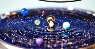 годинник із сонячною системою