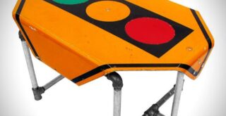 табурет із дорожнього знаку Tim Delger