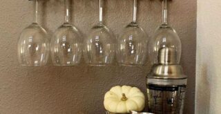 старые грабли как держатель для винных бокалов.xnbak