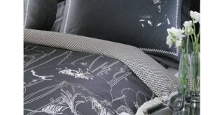 чёрное с белым узором постельное бельё