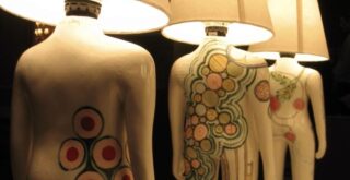 світильники у вигляді людини з боді-артом